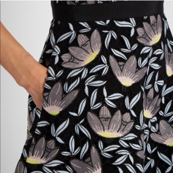 NWT self-portrait Black Dress (Floral Lace Peony) - Picture 3 of 6